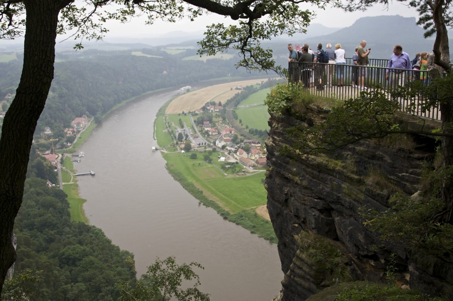 Blick von der Bastei über die Elbe Blick von der Bastei über die Elbe