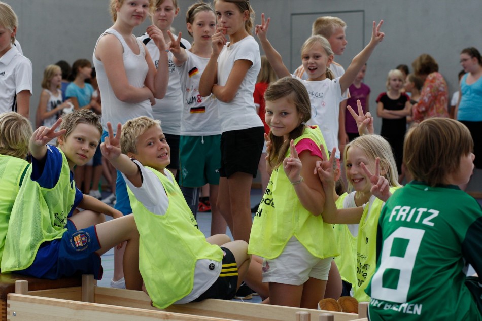Schulfest Gymnasium am Wall: Unihockey Turnier der 6. Klassen