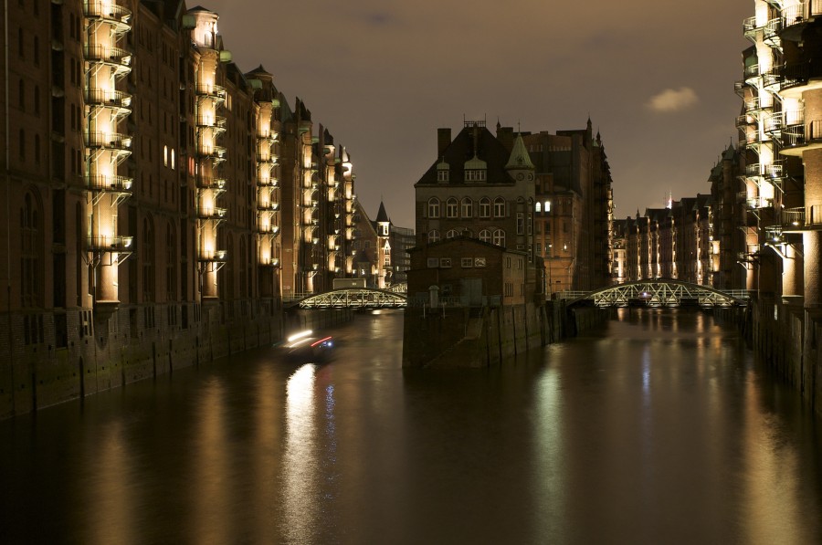 Hamburg Speicherstadt in der Dämmerung