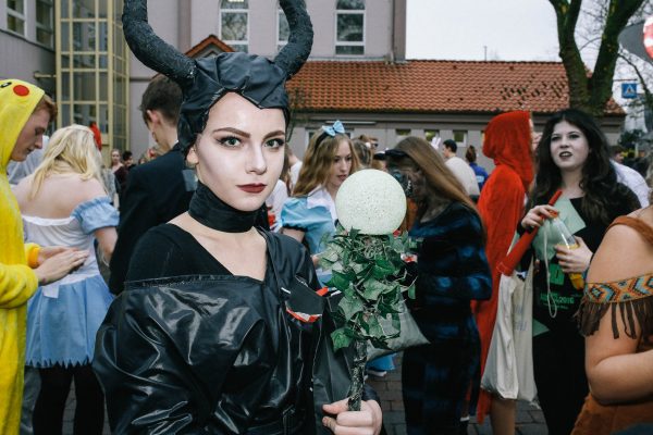 Der Jahrgang 12 des Gymnasiums am Wall Verden feiert am 11.11.2015 den traditionellen "Chaostag am GaW"