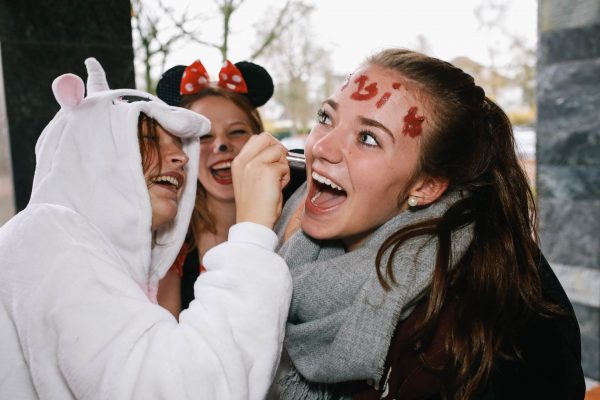 Der Jahrgang 12 des Gymnasiums am Wall Verden feiert am 11.11.2015 den traditionellen "Chaostag am GaW"