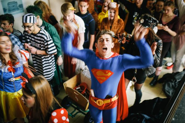 Der Jahrgang 12 des Gymnasiums am Wall Verden feiert am 11.11.2015 den traditionellen "Chaostag am GaW"