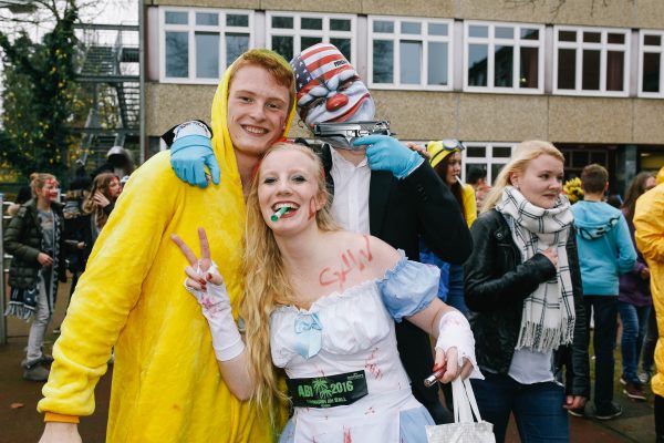 Der Jahrgang 12 des Gymnasiums am Wall Verden feiert am 11.11.2015 den traditionellen "Chaostag am GaW"