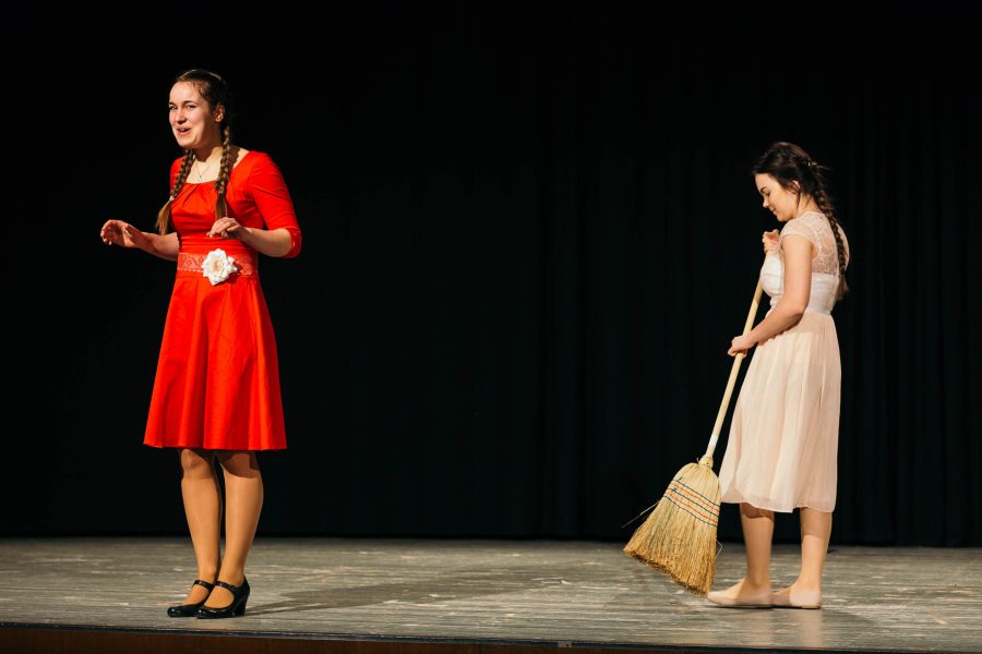 Theater AG Gymnasium am Wall Verden - "Auf der Suche nach Peer Gynt"