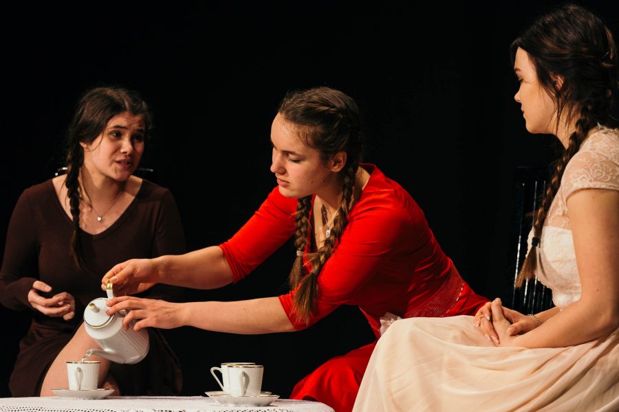 Theater AG Gymnasium am Wall Verden - "Auf der Suche nach Peer Gynt"